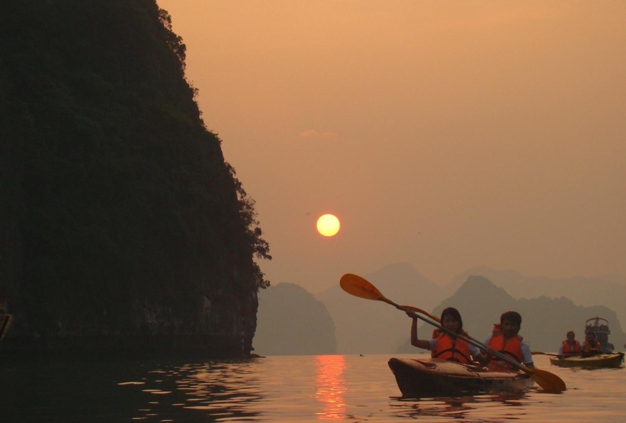 Hotel Ruby Cruise Ha Long Exteriér fotografie