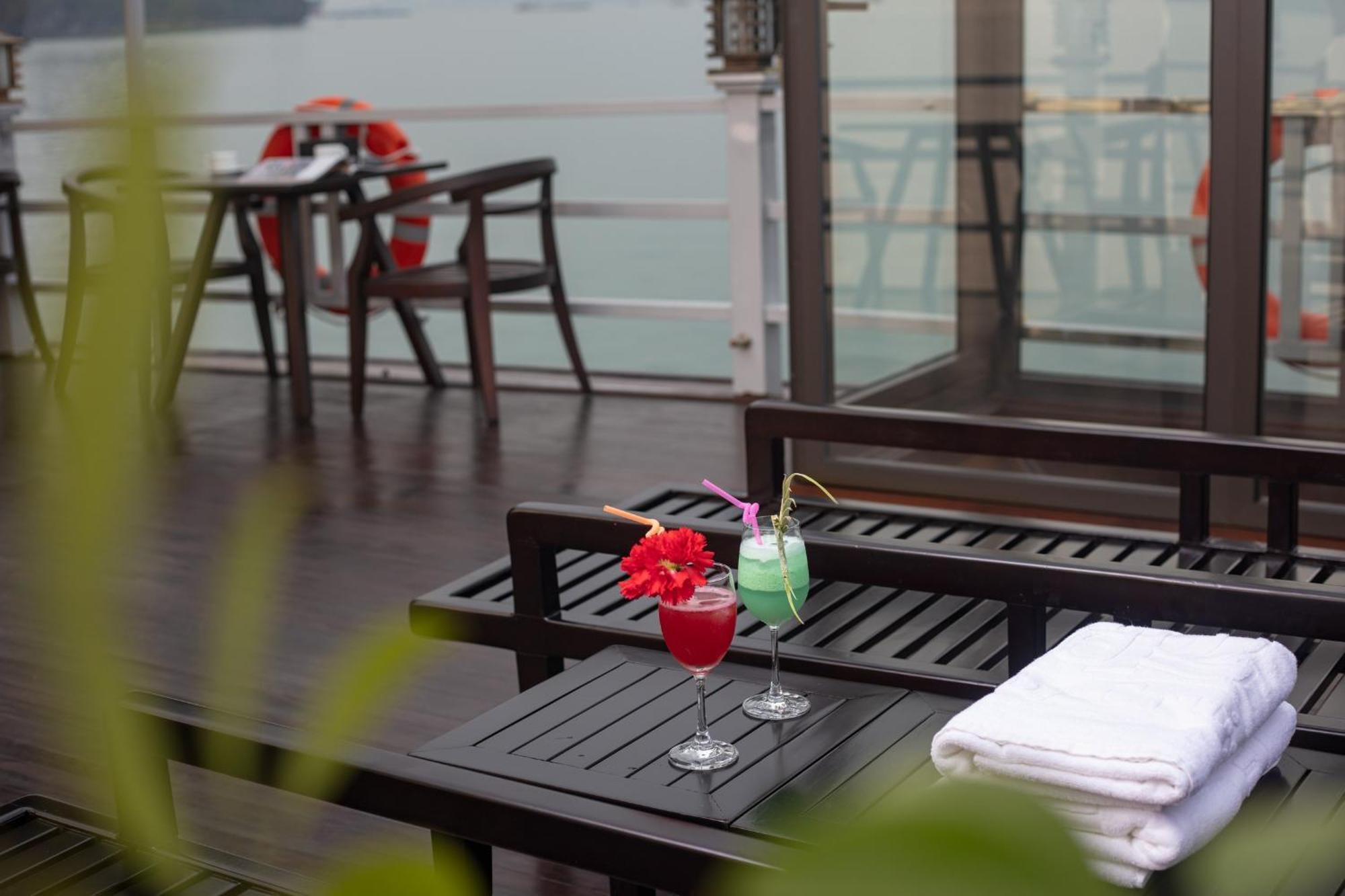 Hotel Ruby Cruise Ha Long Exteriér fotografie