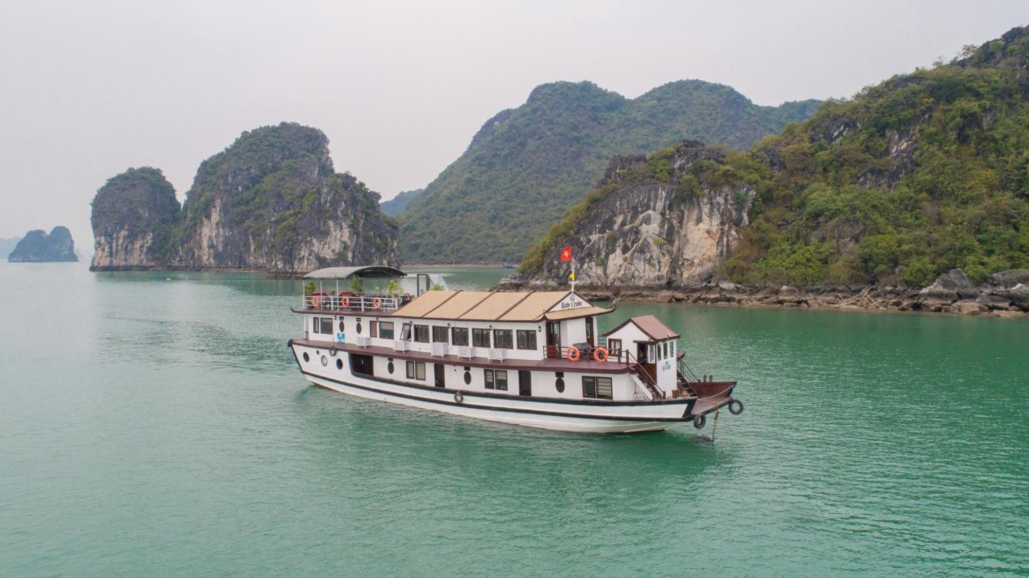 Hotel Ruby Cruise Ha Long Exteriér fotografie